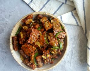 Fried sweet and spicy tempeh
